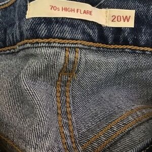 NWT Levi’s 70s High Rise Flare Jeans Plus Size 20W short